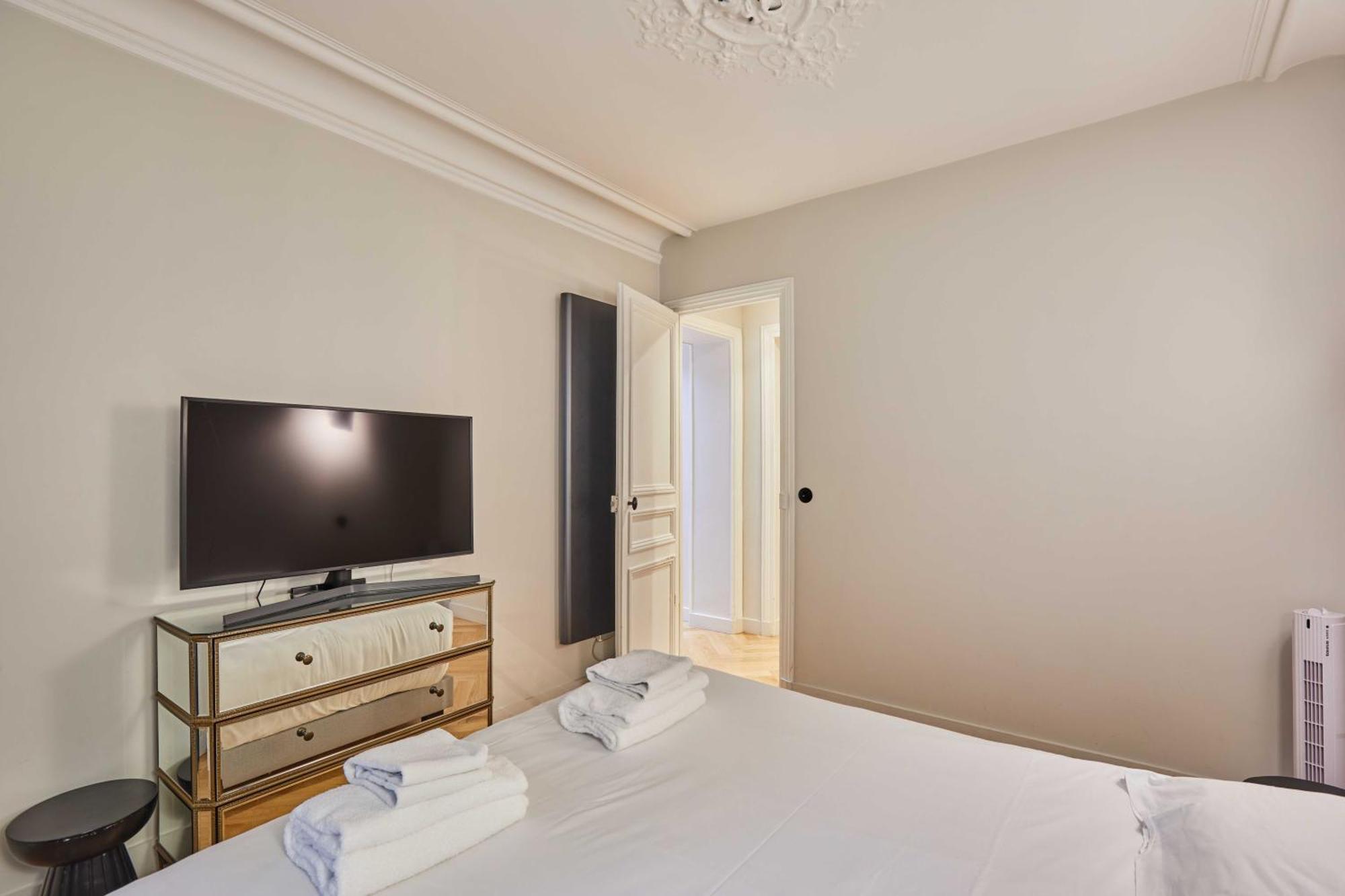 Magnificent Apartment - 3Br- 8P - Batignolles Paris Luaran gambar